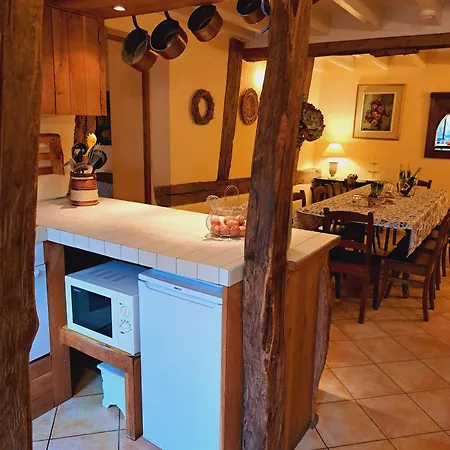 Dri Les Courtils 펜션